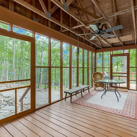 Secluded W Hot Tub, Fire Pit, Deck & Updated Wifi Great Cacapon Buitenkant foto